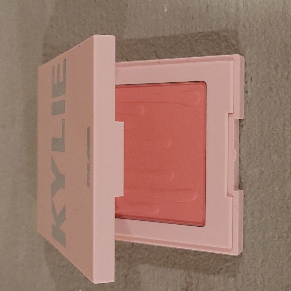 Kylie Blush
